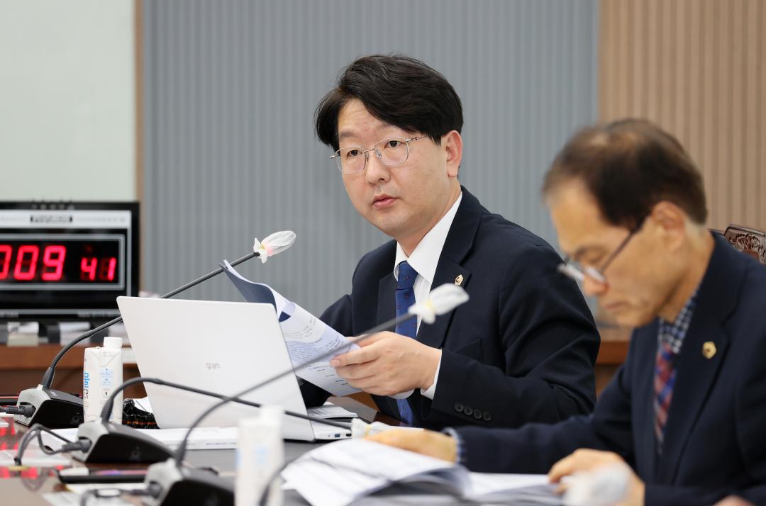 '제2차 충청남도 2045 탄소중립·녹색성장 실현을 위한 특별위원회' 게시글의 사진(18) '250421_2045탄소중립 녹생성장 특위_25.JPG'