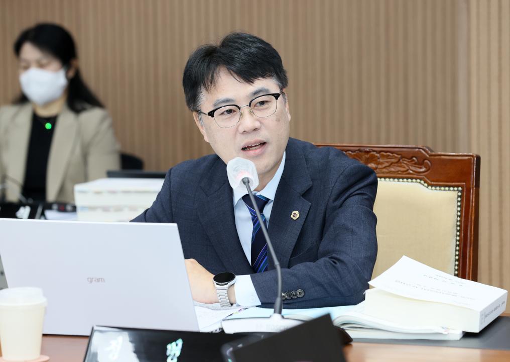 '제362회 정례회 행정사무감사 보건복지환경위원회' 게시글의 사진(32) '251114_제362회 정례회 행정사무감사 보건복지환경위원회_44.JPG'