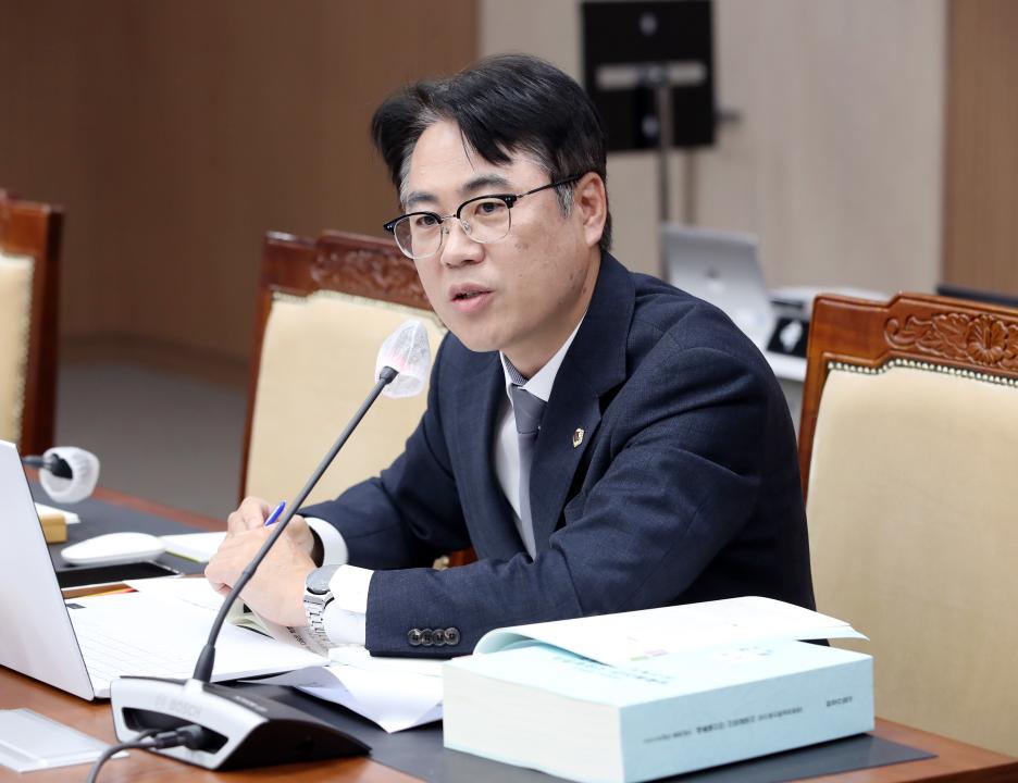 '제362회 정례회 제4차 보건복지환경위원회' 게시글의 사진(17) '1201_제362회 정례회 제4차 행정사무감사 보건복지환경위원회_16.jpg'