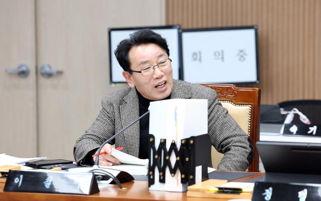 '제357회 임시회 제2차 보건복지환경위원회' 게시글의 사진(52) '0206_보건복지환경위원회61.jpg'