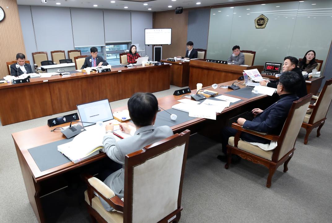 '제362회 정례회 행정사무감사 보건복지환경위원회' 게시글의 사진(3) '1117_복환위_보도사진3.jpg'