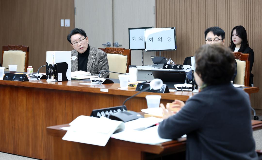 '제357회 임시회 제2차 보건복지환경위원회' 게시글의 사진(51) '0206_보건복지환경위원회71.jpg'