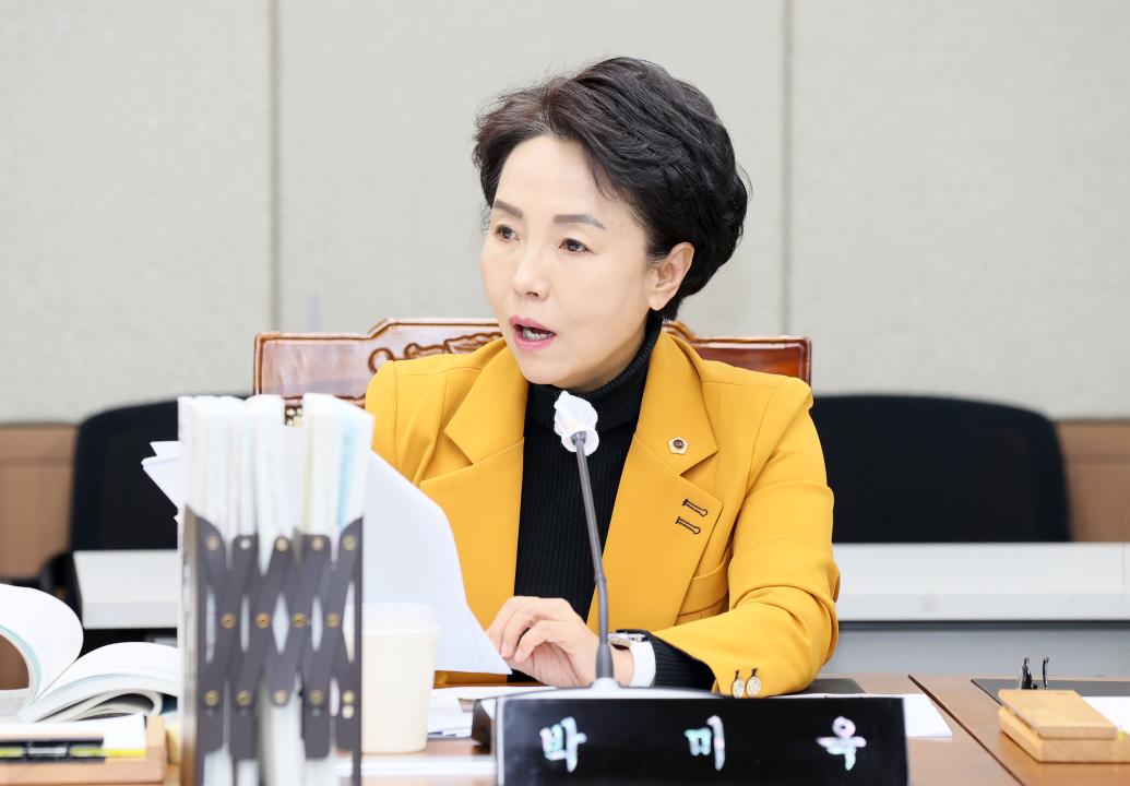 '제362회 정례회 행정사무감사 농수산해양위원회' 게시글의 사진(32) '251113_제362회 정례회 행정사무감사 농수산해양위원회_47.JPG'