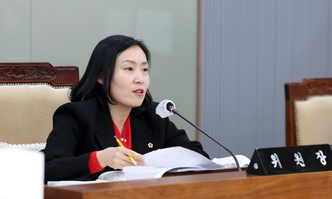 '제357회 임시회 제2차 보건복지환경위원회' 게시글의 사진(20) '0206_보건복지환경위원회33.jpg'