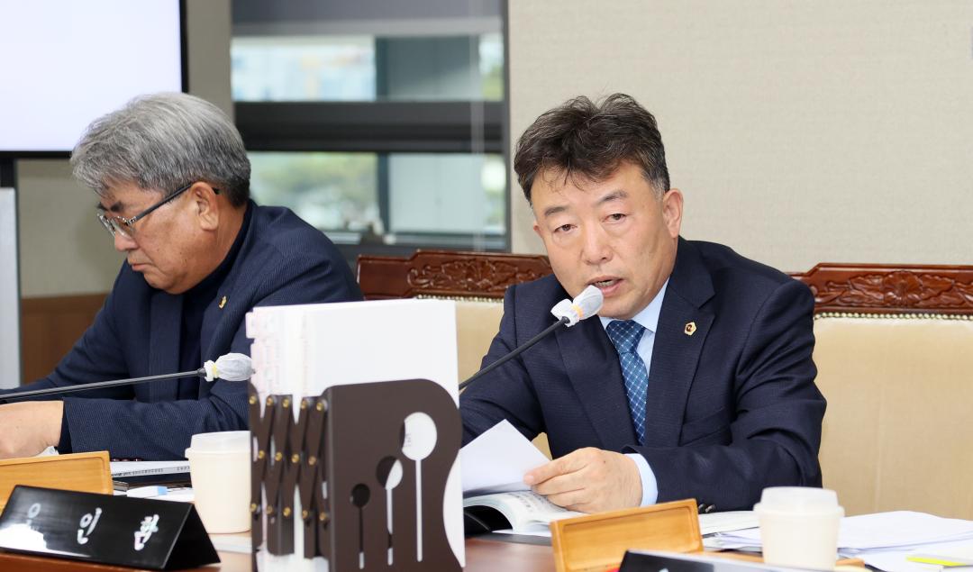 '제362회 정례회 행정사무감사 농수산해양위원회' 게시글의 사진(56) '251113_제362회 정례회 행정사무감사 농수산해양위원회_84.JPG'