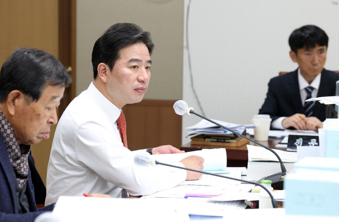 '제362회 정례회 제2차 농수산해양위원회' 게시글의 사진(35) '1202_신영호 의원10.jpg'