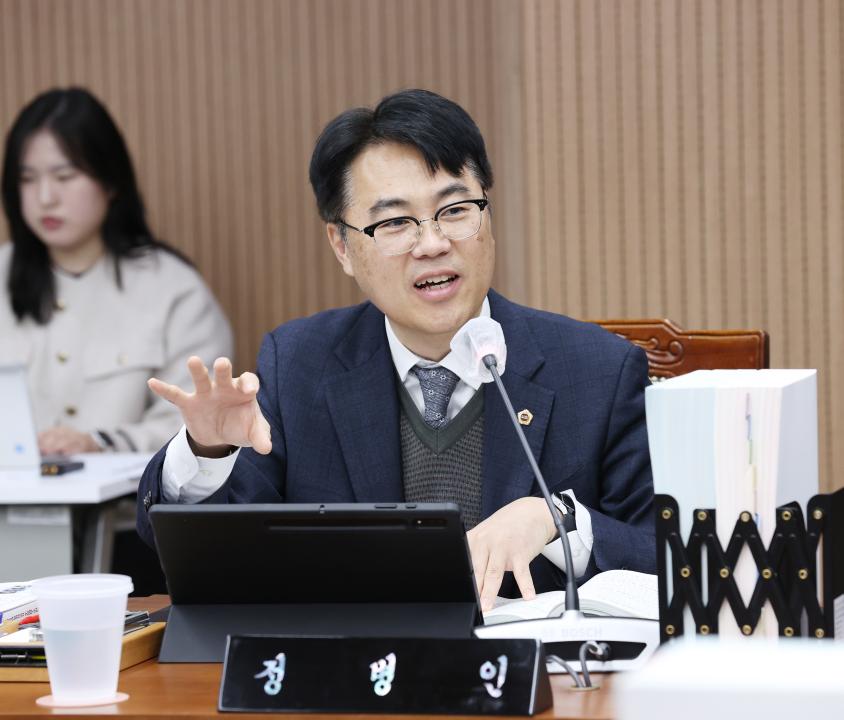 '제357회 임시회 제3차 보건복지환경위원회' 게시글의 사진(8) '250207_제357회 임시회 제3차 보건복지환경위원회 (17).JPG'