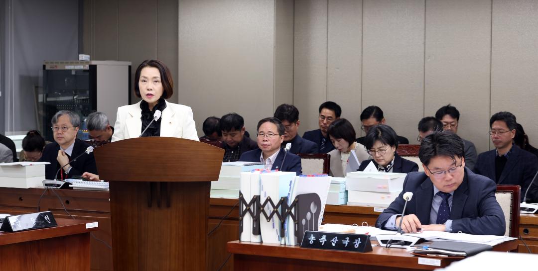 '제362회 정례회 제2차 농수산해양위원회' 게시글의 사진(21) '1202_이연희 위원장21.jpg'
