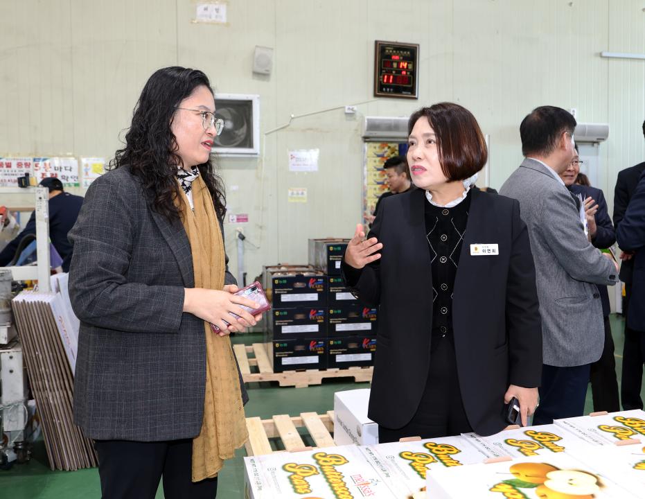 '제362회 정례회 농수산해양위원회 현장 방문' 게시글의 사진(112) '1114_농수산해양위원회 농협 현장방문32.jpg'