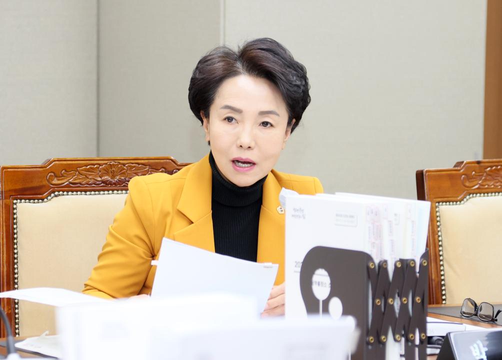 '제362회 정례회 행정사무감사 농수산해양위원회' 게시글의 사진(26) '251113_제362회 정례회 행정사무감사 농수산해양위원회_41.JPG'