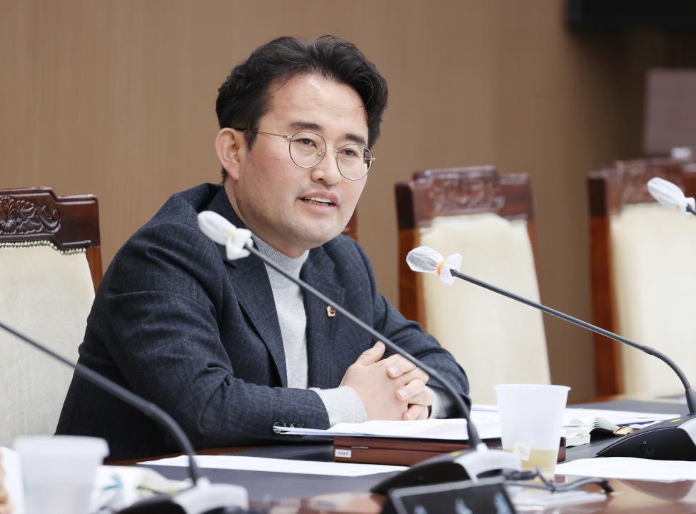 '재단법인 충남연구원 원장 후보자 인사청문특별위원회' 게시글의 사진(21) '250224_충남연구원장 후보자 인사청문특별위원회 (23).JPG'