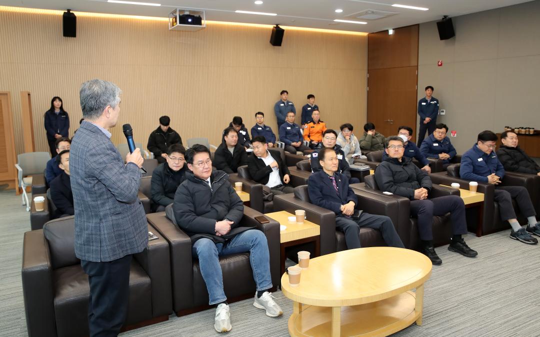'제357회 임시회 건설소방위원회 서산 대산공단 현장방문' 게시글의 사진(8) '250212_제357회 임시회 건설소방위원회 서산 현장방문_19.JPG'