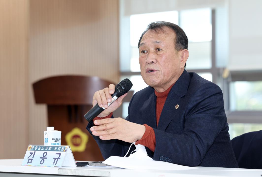 '충남 인성교육 활성화 연구모임 최종보고회(대표 방한일 의원)' 게시글의 사진(32) '1204_방한일 의원 연구모임36.jpg'