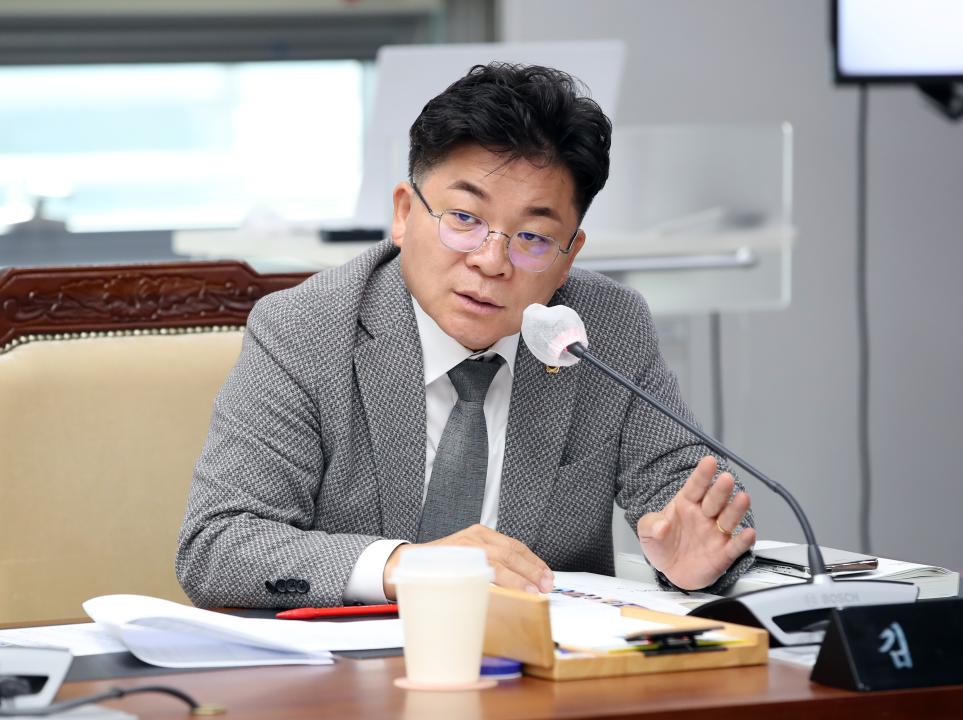 '제362회 정례회 행정사무감사 보건복지환경위원회' 게시글의 사진(18) '1117_제362회 정례회 행정사무감사 보건복지환경위원회_16.jpg'