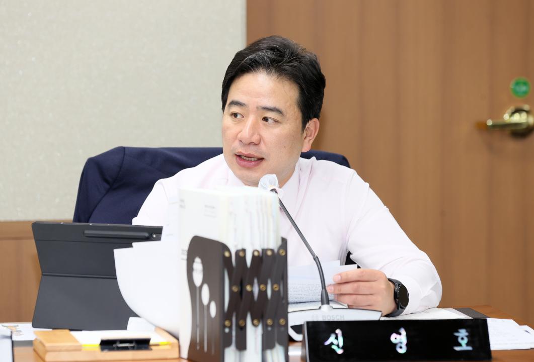 '제362회 정례회 행정사무감사 농수산해양위원회' 게시글의 사진(52) '251113_제362회 정례회 행정사무감사 농수산해양위원회_79.JPG'