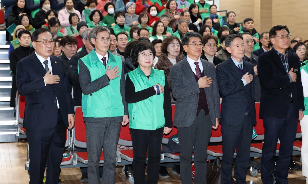 '공주시 새마을운동 사례로 본 마을공동체운동 확산 전략 마련 의정토론회(좌장 박기영 의원)' 게시글의 사진(6) '0204_공주시 새마을운동 사례로 본 마을공동체운동 확산 의정토론회06.jpg'