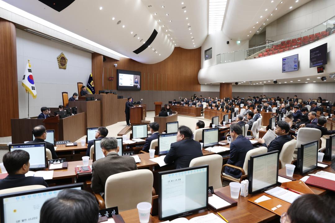 '제357회 임시회 제2차 본회의 5분 발언 (김민수 의원)' 게시글의 사진(8) '250219_제357회 임시회 제2차 본회의 (10).JPG'