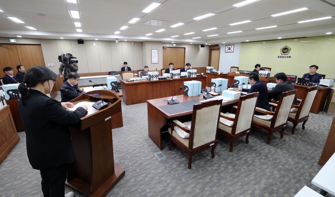 '제362회 정례회 제3차 기획경제위원회' 게시글의 사진(42) '1203_기획경제위원회11.jpg'