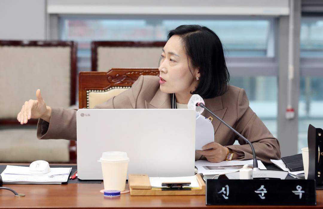 '제362회 정례회 행정사무감사 보건복지환경위원회' 게시글의 사진(15) '1113_제362회 정례회 행정사무감사 보건복지환경위원회_15.jpg'