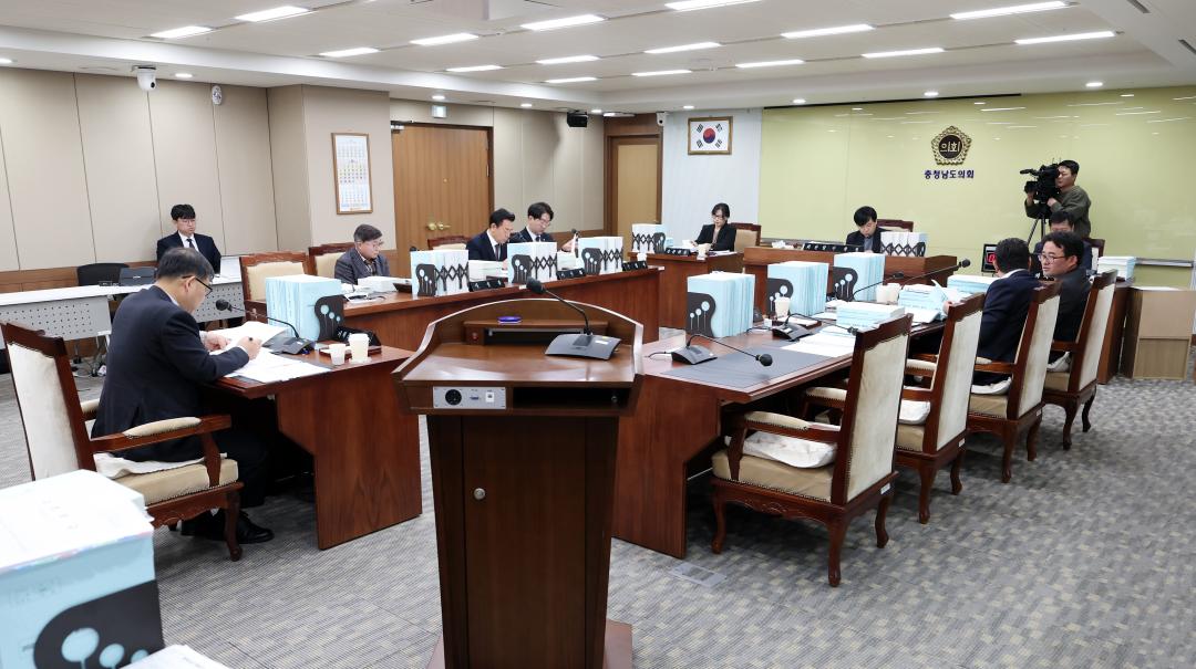 '제362회 정례회 제3차 기획경제위원회' 게시글의 사진(36) '1203_기획경제위원회05.jpg'