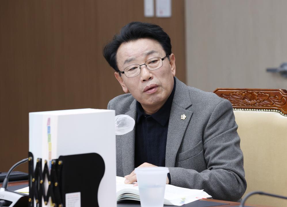 '제357회 임시회 제3차 보건복지환경위원회' 게시글의 사진(16) '250207_제357회 임시회 제3차 보건복지환경위원회 (39).JPG'