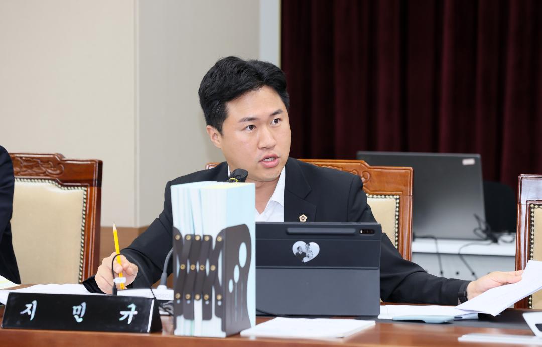 '제361회 임시회 제1차 기획경제위원회' 게시글의 사진(33) '2500903_제361회 임시회 제1차 기획경제위원회_36.JPG'