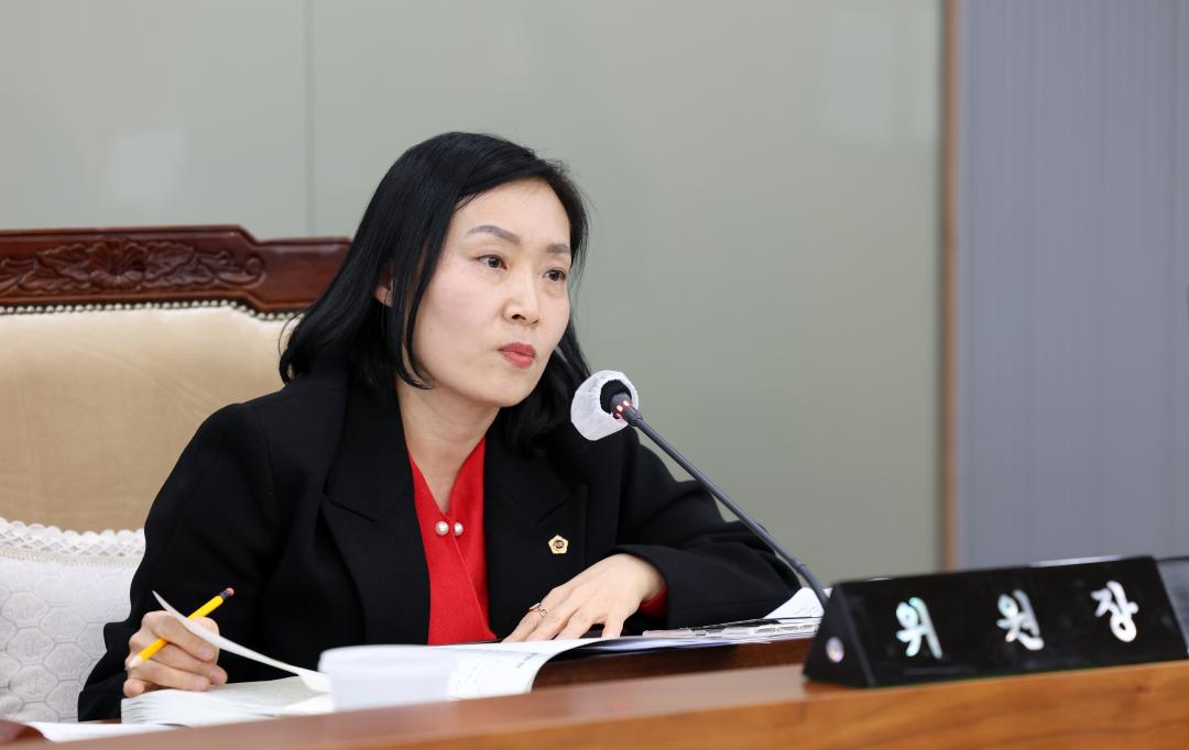 '제357회 임시회 제2차 보건복지환경위원회' 게시글의 사진(21) '0206_보건복지환경위원회34.jpg'