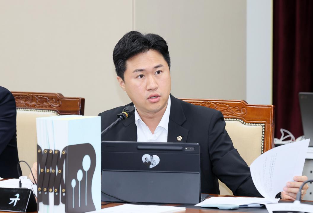 '제361회 임시회 제1차 기획경제위원회' 게시글의 사진(28) '2500903_제361회 임시회 제1차 기획경제위원회_29.JPG'