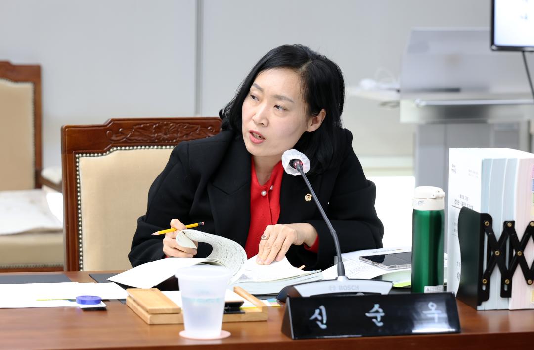 '제357회 임시회 제2차 보건복지환경위원회' 게시글의 사진(27) '0206_보건복지환경위원회44.jpg'