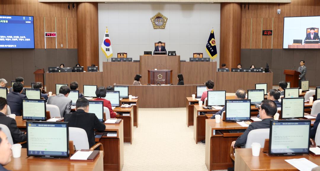 '제362회 정례회 제1차 본회의' 게시글의 사진(11) '251105_제362회 정례회 제1차 본회의_10.JPG'