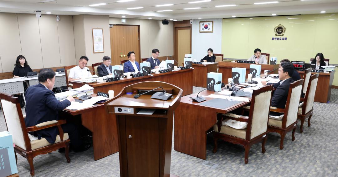 '제361회 임시회 제3차 기획경제위원회' 게시글의 사진(22) '0905_기경위04.jpg'