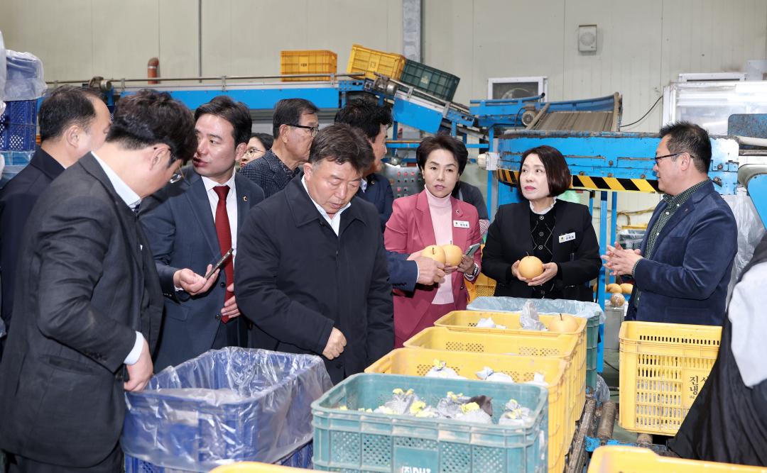 '제362회 정례회 농수산해양위원회 현장 방문' 게시글의 사진(86) '1114_농수산해양위원회 농협 현장방문06.jpg'