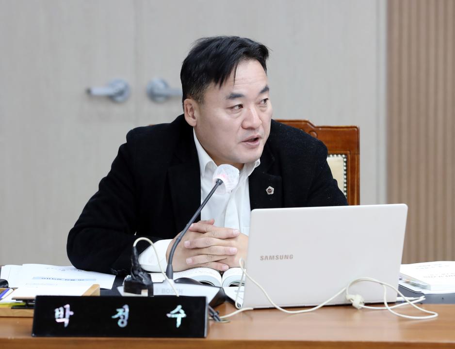 '제362회 정례회 행정사무감사 보건복지환경위원회' 게시글의 사진(14) '1117_제362회 정례회 행정사무감사 보건복지환경위원회_12.jpg'