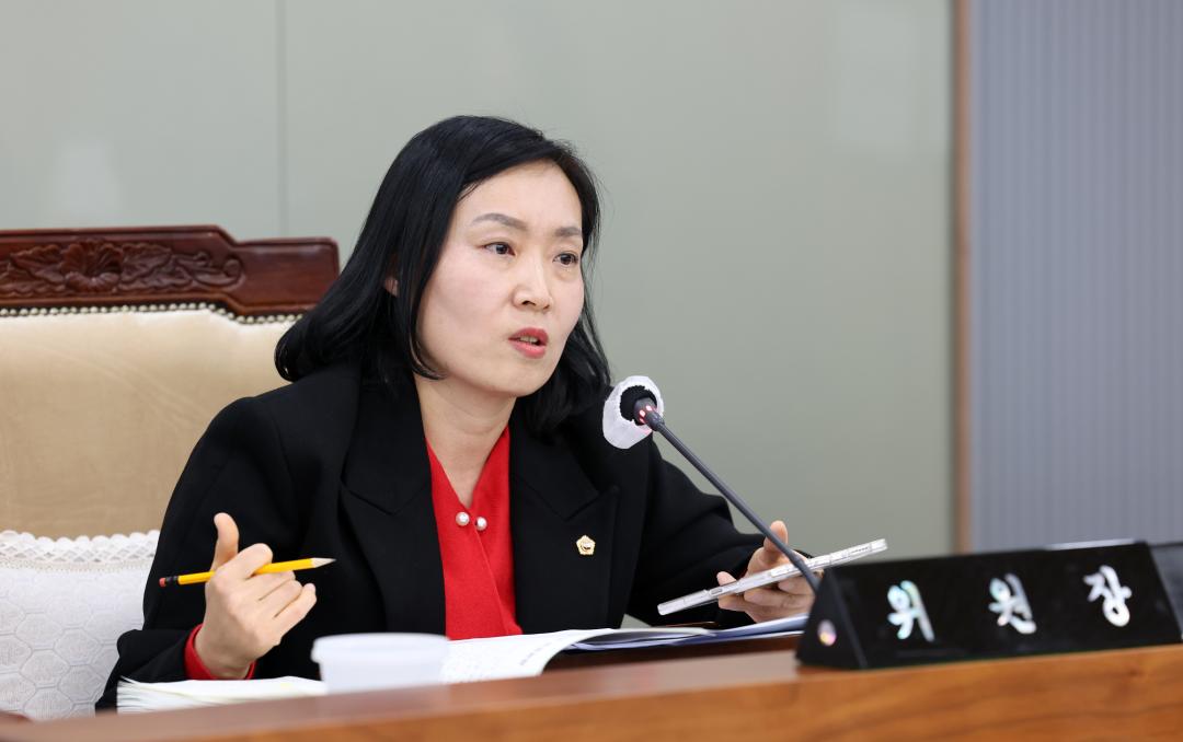 '제357회 임시회 제2차 보건복지환경위원회' 게시글의 사진(18) '0206_보건복지환경위원회25.jpg'