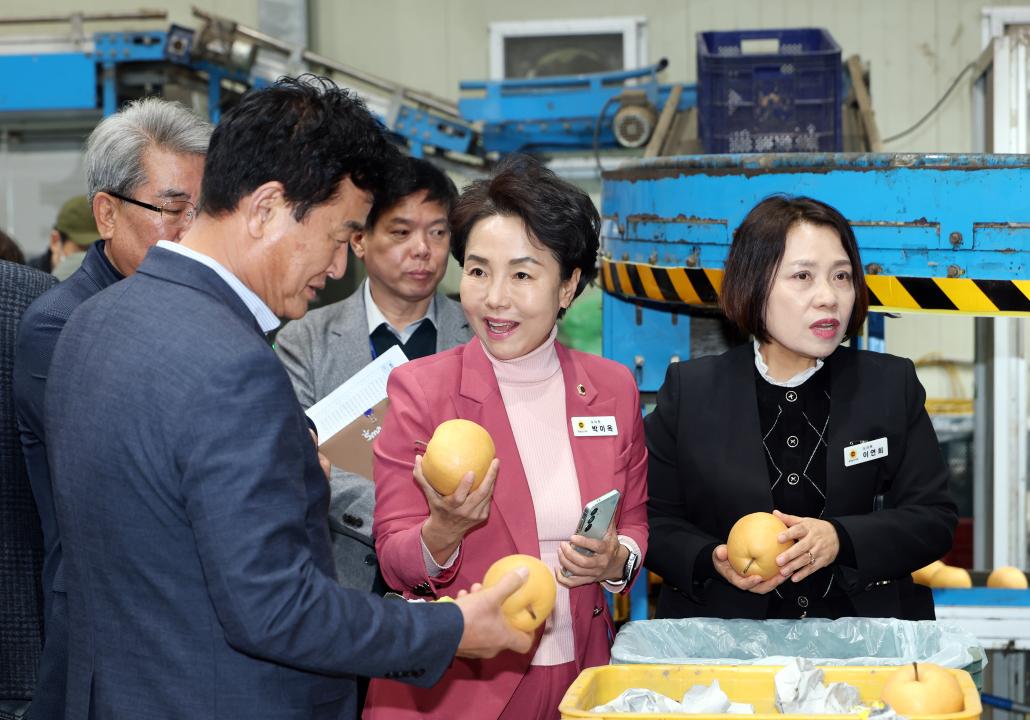 '제362회 정례회 농수산해양위원회 현장 방문' 게시글의 사진(91) '1114_농수산해양위원회 농협 현장방문11.jpg'