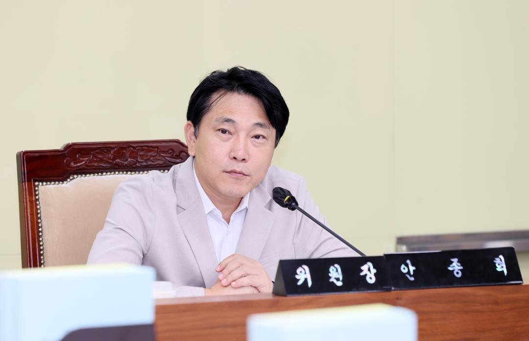 '제361회 임시회 제1차 기획경제위원회' 게시글의 사진(13) '2500903_제361회 임시회 제1차 기획경제위원회_15.JPG'