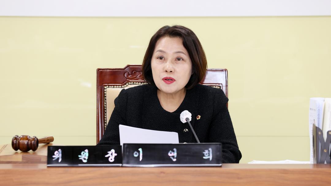 '제362회 정례회 행정사무감사 농수산해양위원회' 게시글의 사진(17) '251113_제362회 정례회 행정사무감사 농수산해양위원회_22.JPG'