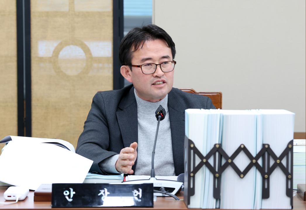 '제362회 정례회 제3차 기획경제위원회' 게시글의 사진(27) '1203_기획경제위원회37.jpg'