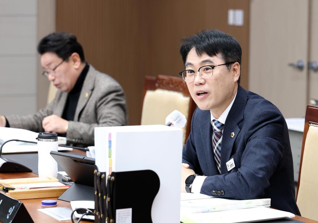 '제357회 임시회 제2차 보건복지환경위원회' 게시글의 사진(73) '0206_보건복지환경위원회83.jpg'