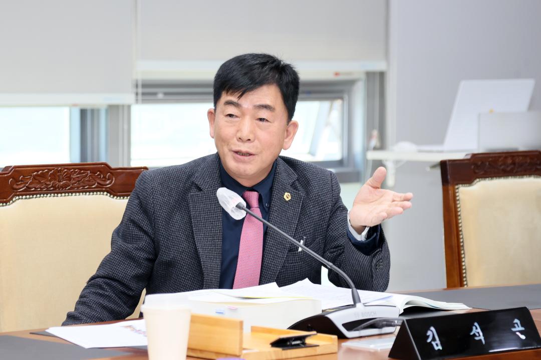 '제362회 정례회 행정사무감사 보건복지환경위원회' 게시글의 사진(23) '251114_제362회 정례회 행정사무감사 보건복지환경위원회_30.JPG'