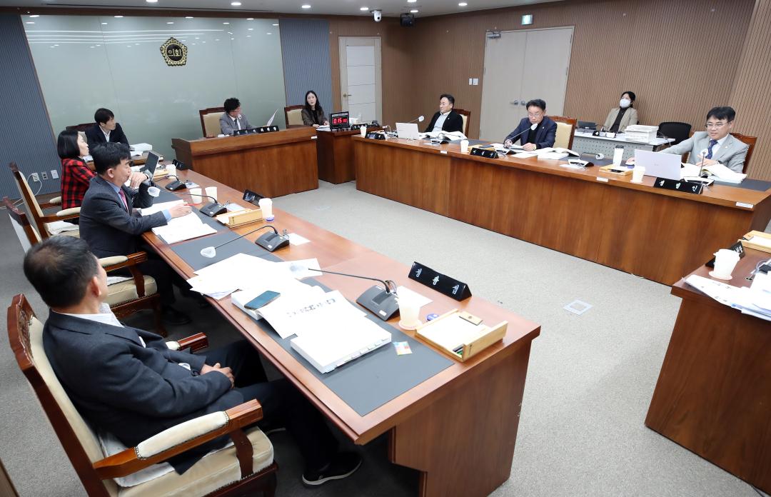 '제362회 정례회 행정사무감사 보건복지환경위원회' 게시글의 사진(2) '1117_복환위_보도사진2.jpg'