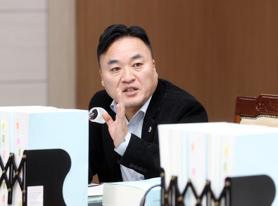 '제362회 정례회 제3차 보건복지환경위원회' 게시글의 사진(25) '1128_보건복지환경위원회30.jpg'