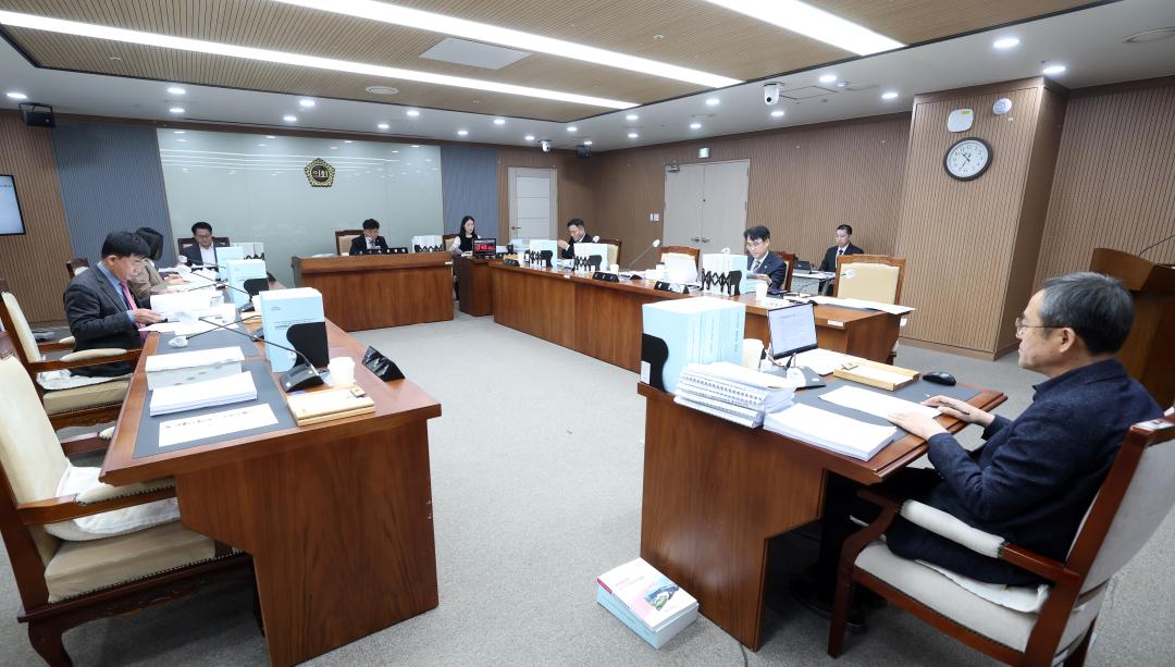 '제362회 정례회 제3차 보건복지환경위원회' 게시글의 사진(40) '1128_보건복지환경위원회05.jpg'