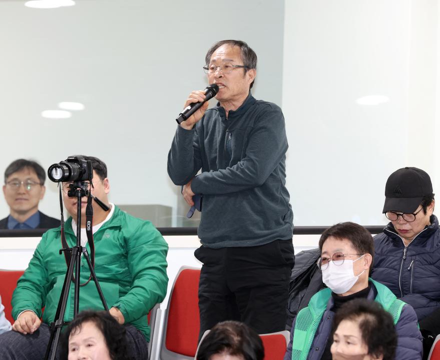 '공주시 새마을운동 사례로 본 마을공동체운동 확산 전략 마련 의정토론회(좌장 박기영 의원)' 게시글의 사진(68) '0204_공주시 새마을운동 사례로 본 마을공동체운동 확산 의정토론회72.jpg'