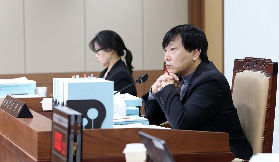 '제362회 정례회 제3차 기획경제위원회' 게시글의 사진(13) '1203_기획경제위원회23.jpg'