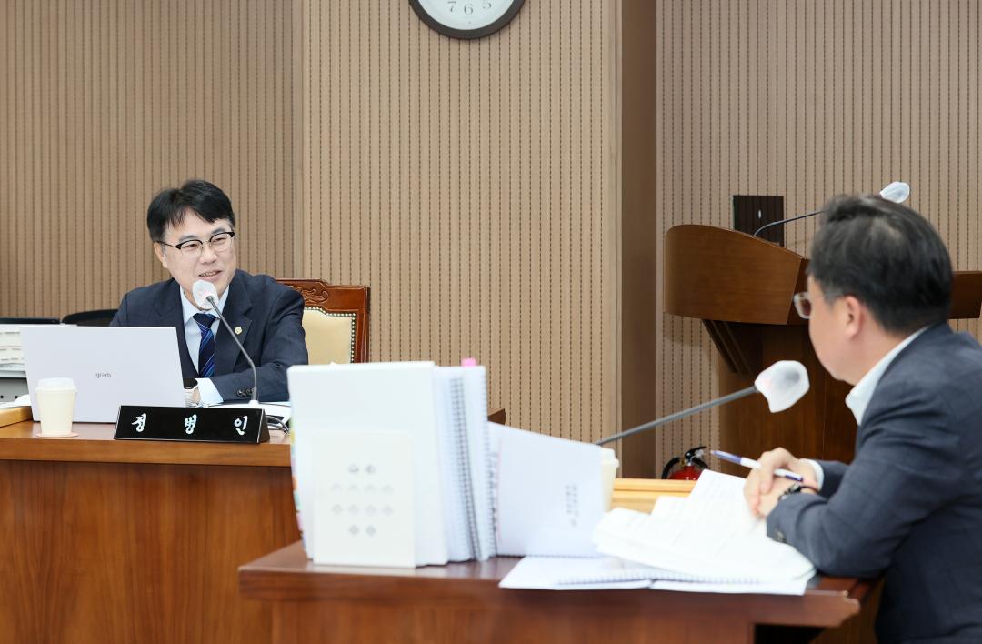 '제362회 정례회 행정사무감사 보건복지환경위원회' 게시글의 사진(35) '251114_제362회 정례회 행정사무감사 보건복지환경위원회_43.JPG'