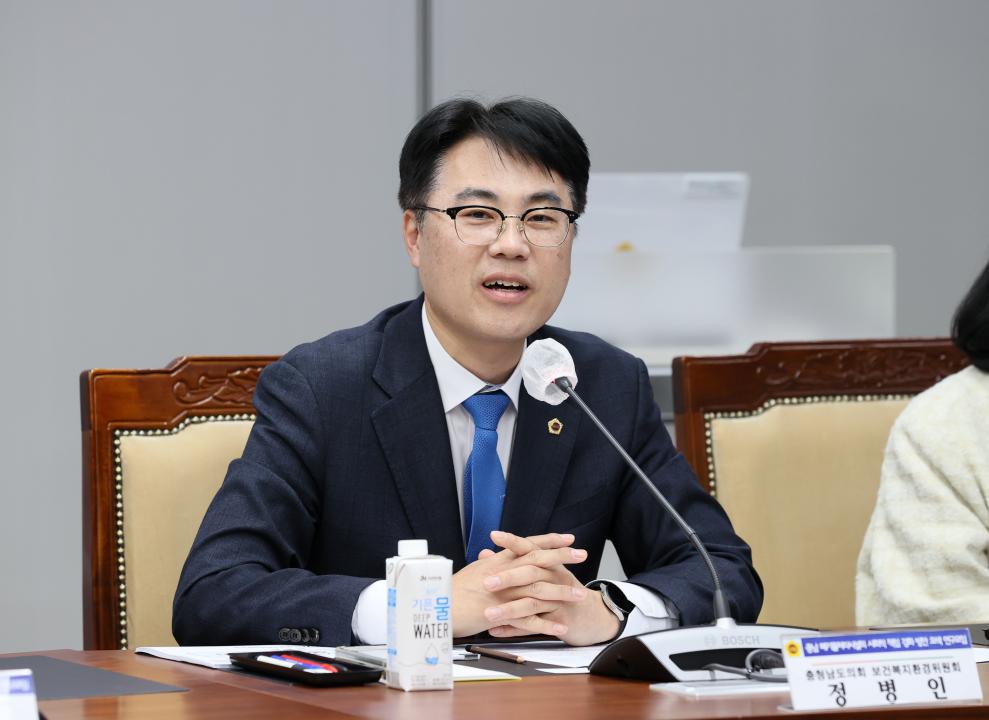 '김민수 의원 충남 폐기물처리시설의 사회적 책임 강화 방안 모색 연구모임' 게시글의 사진(31) '250320_김민수 의원 폐기물처리설 사회적 책임 강화 연구모임_47.JPG'