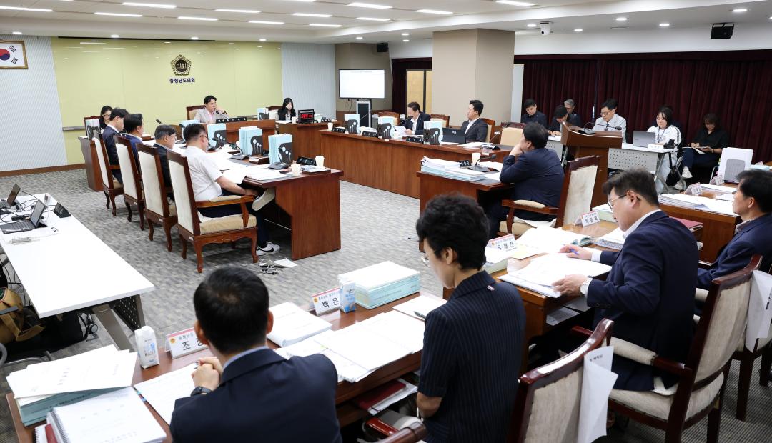 '제361회 임시회 제3차 기획경제위원회' 게시글의 사진(21) '0905_기경위03.jpg'