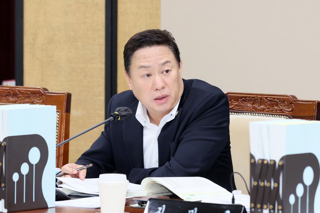 '제361회 임시회 제1차 기획경제위원회' 게시글의 사진(52) '2500903_제361회 임시회 제1차 기획경제위원회_55.JPG'