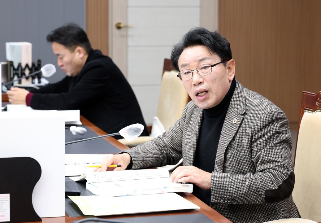 '제357회 임시회 제2차 보건복지환경위원회' 게시글의 사진(59) '0206_보건복지환경위원회68.jpg'